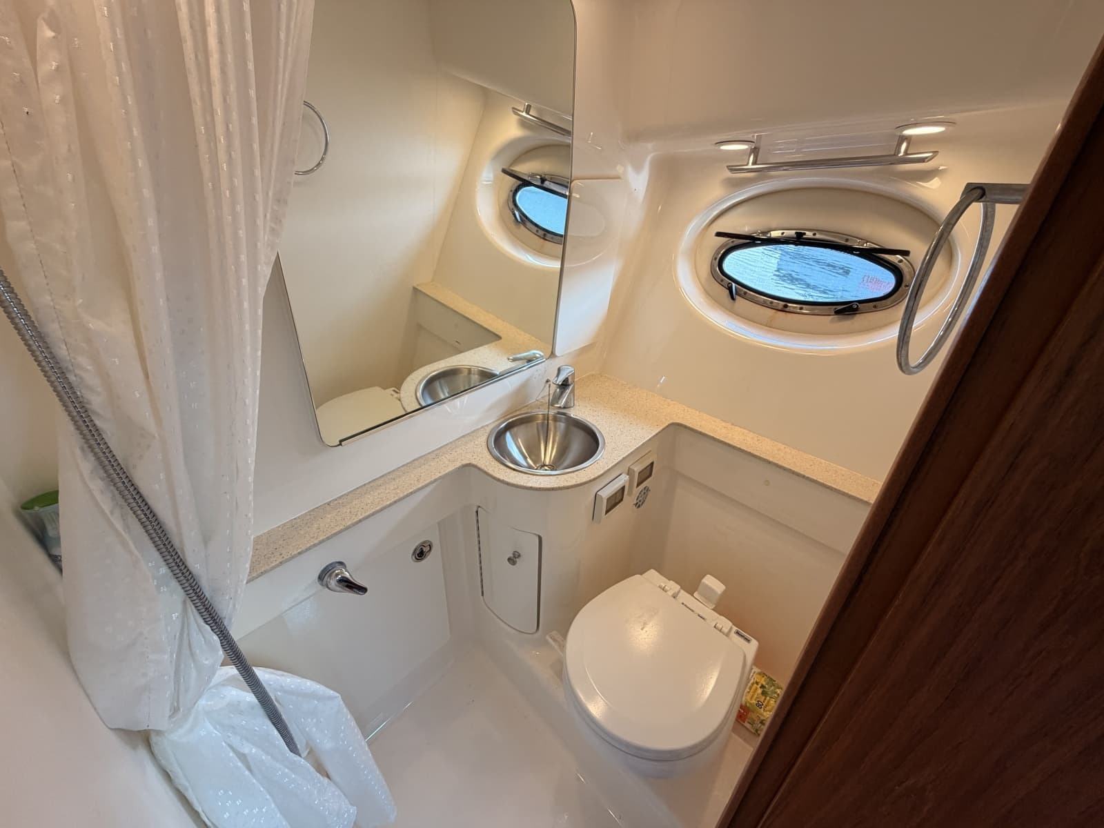 2007 Tiara Yachts 3200 Open - Photo 27
