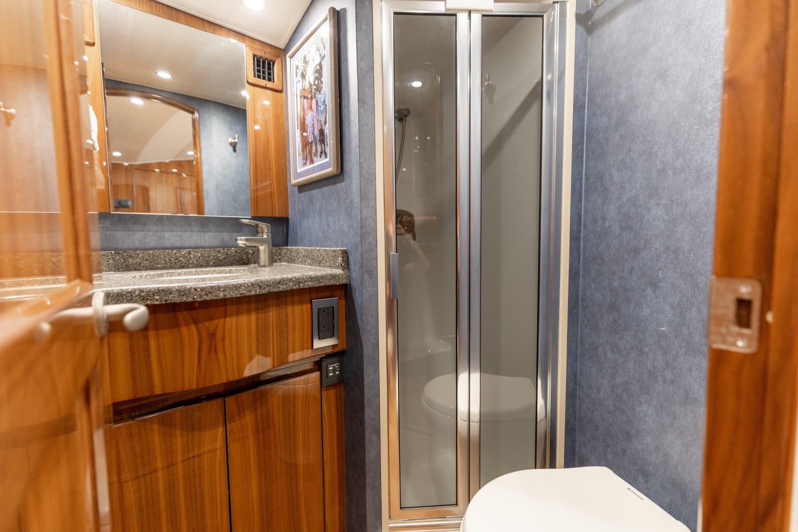 2018 52 Viking Sport Tower Wild Eagle Stbd Head (2)