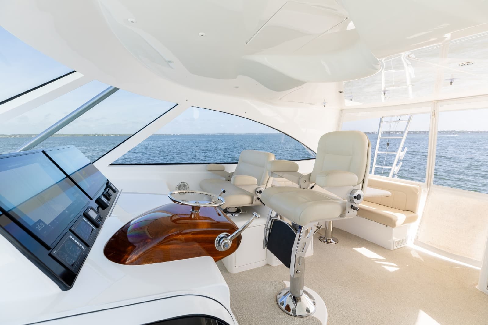 2018 52 Viking Sport Tower Wild Eagle Helm Deck (4)