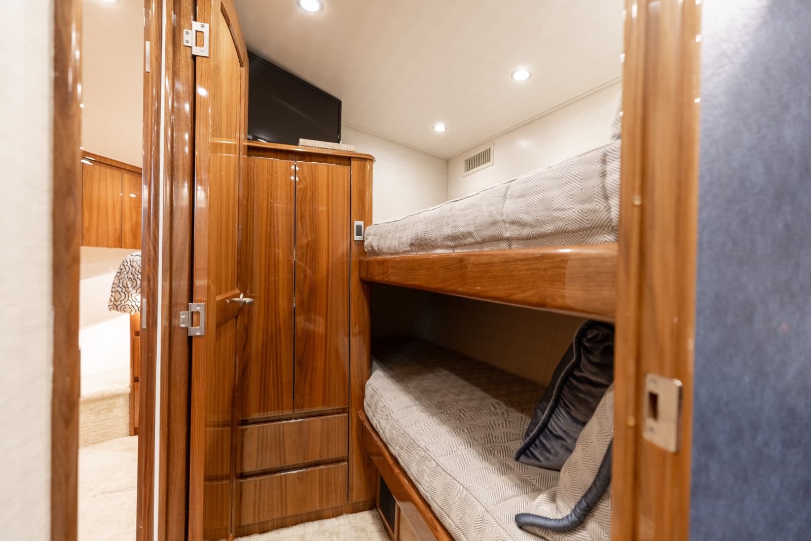 2018 52 Viking Sport Tower Wild Eagle Stbd Fwd Stateroom