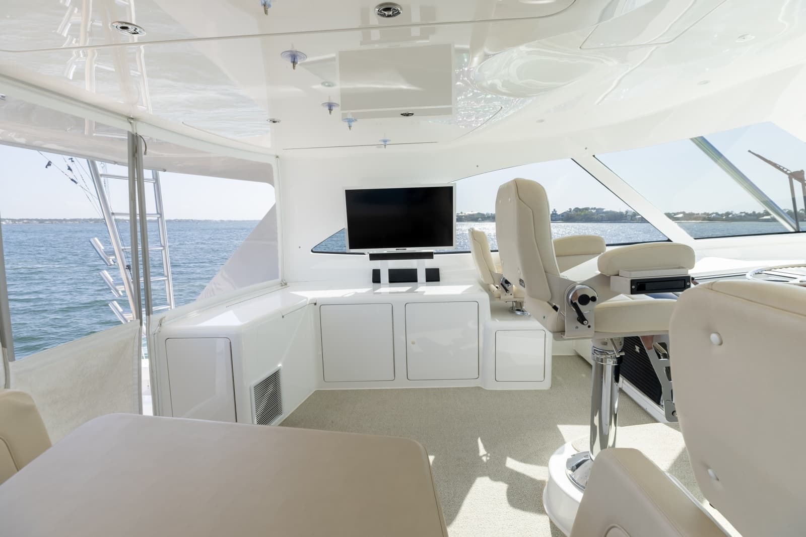 2018 52 Viking Sport Tower Wild Eagle Helm Deck (8)