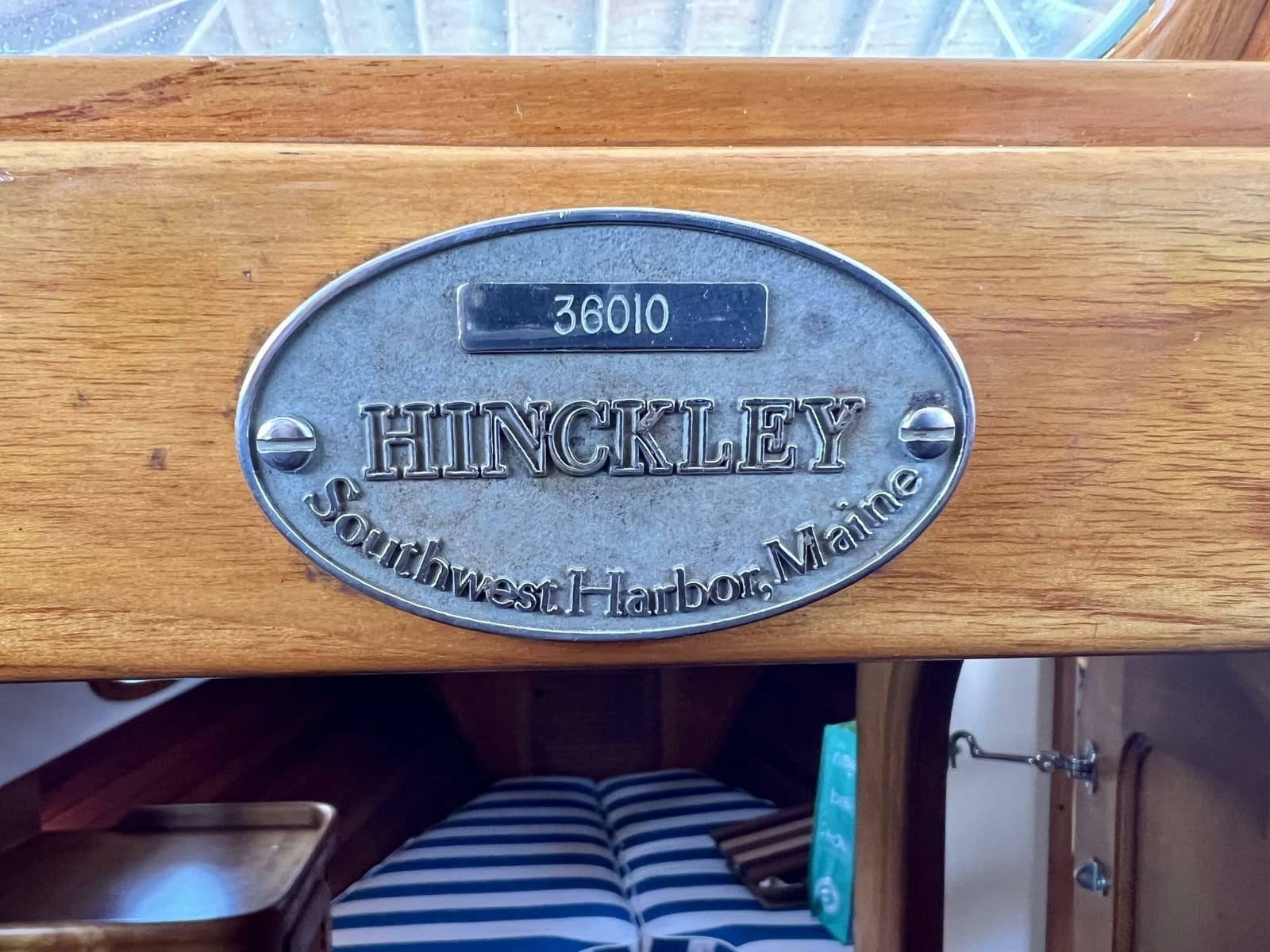 1995 Hinckley Picnic Boat 36 Classic