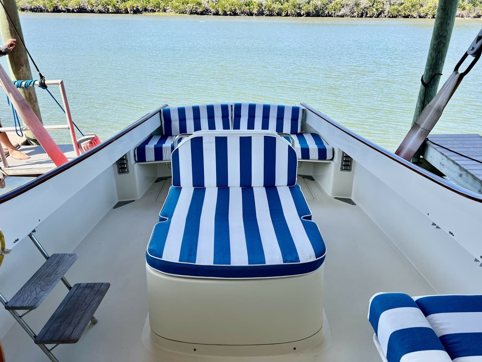 1995 Hinckley Picnic Boat 36 Classic