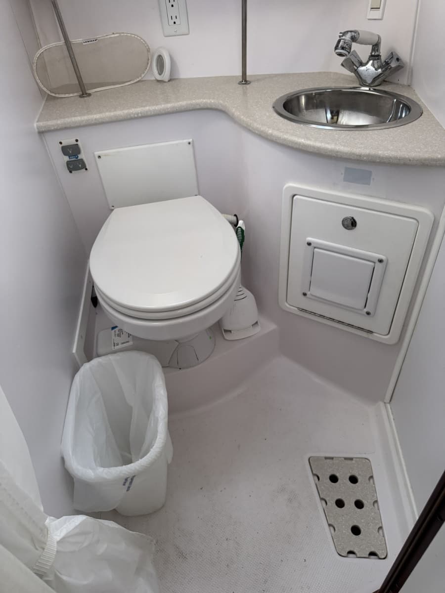 2019 Catalina 315 - Photo 29