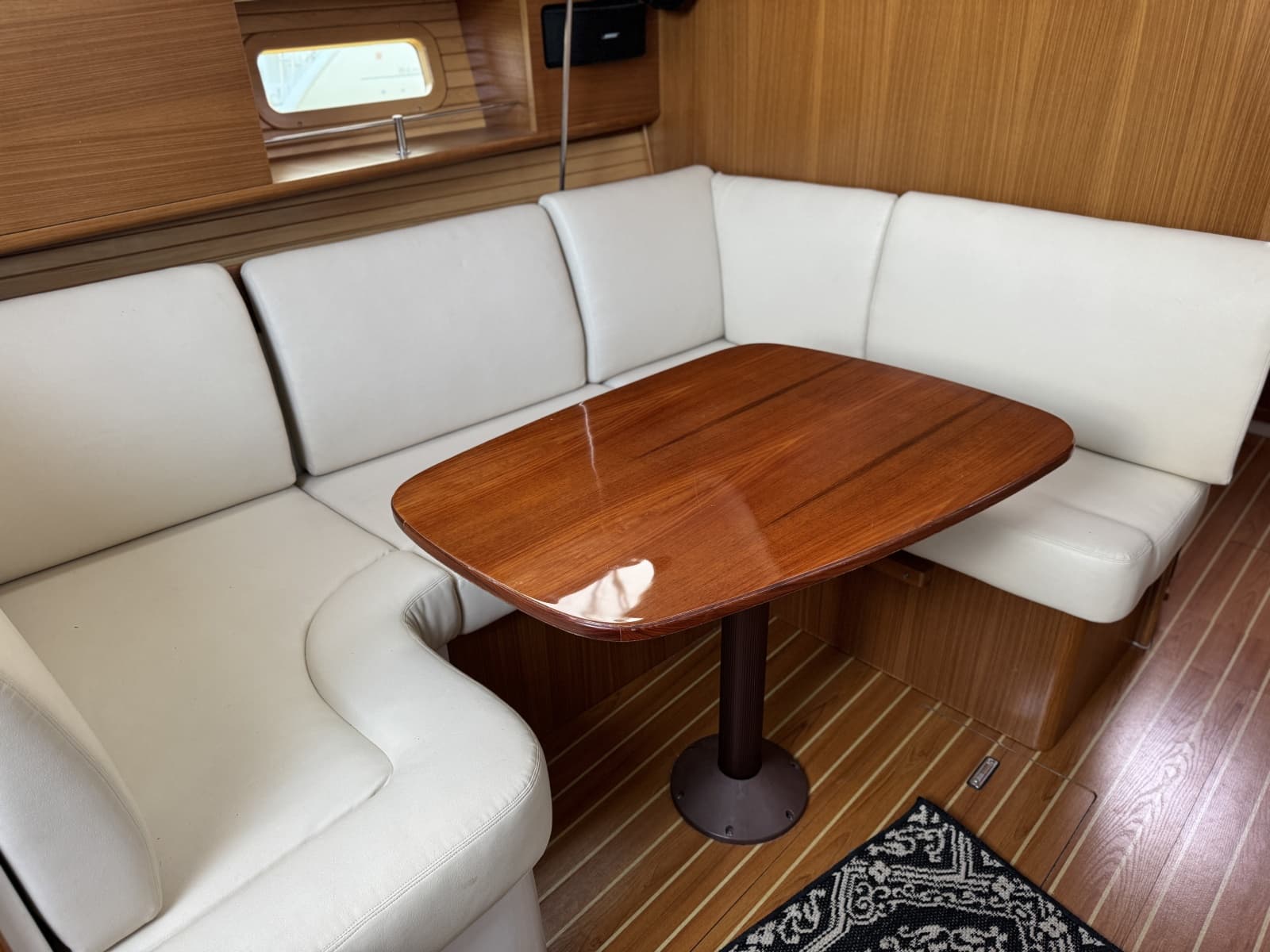 2019 Catalina 315 - Photo 26