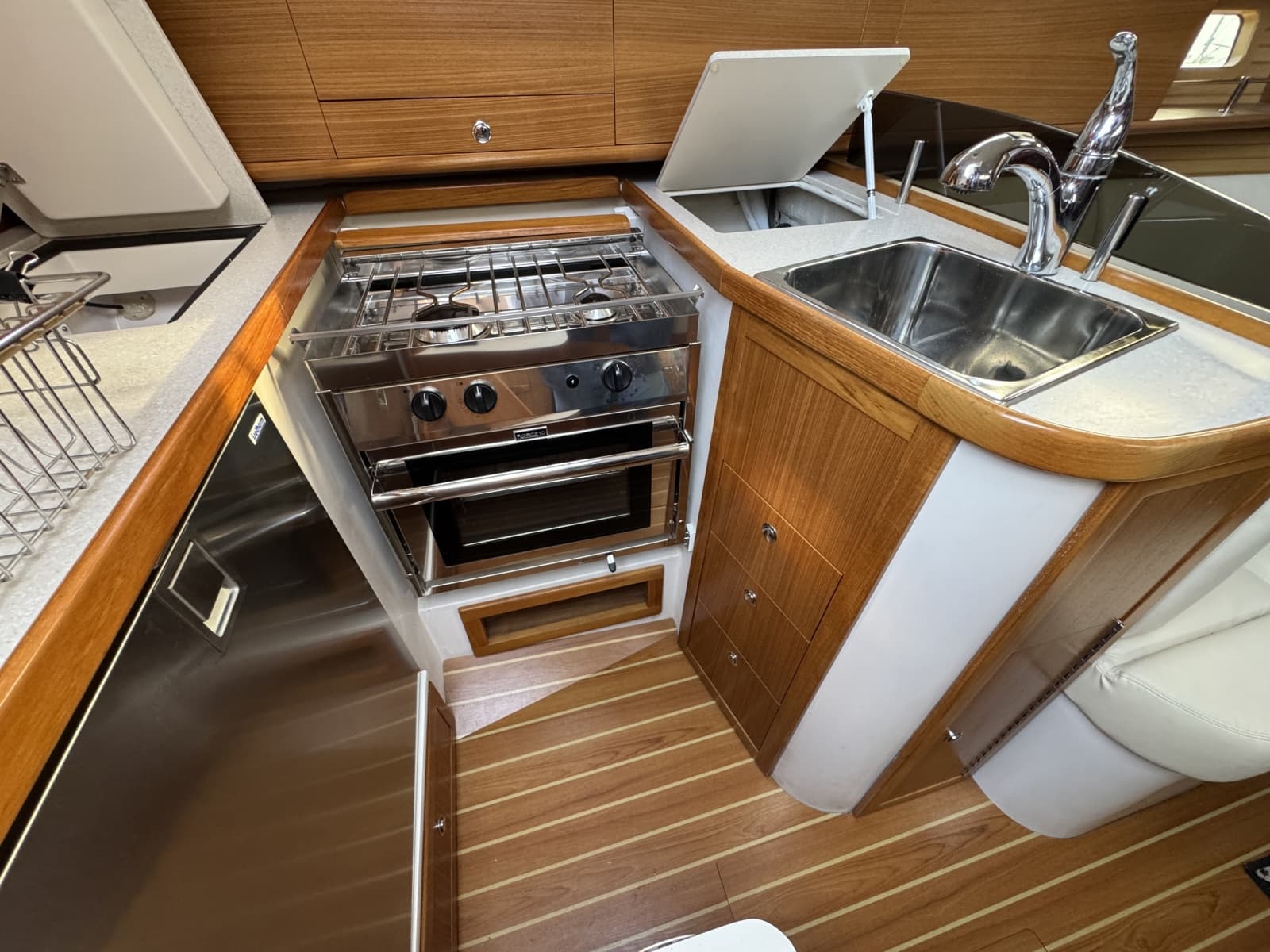 2019 Catalina 315 - Photo 32