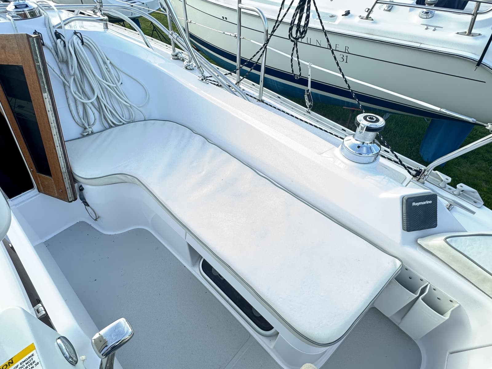 2019 Catalina 315 - Photo 15