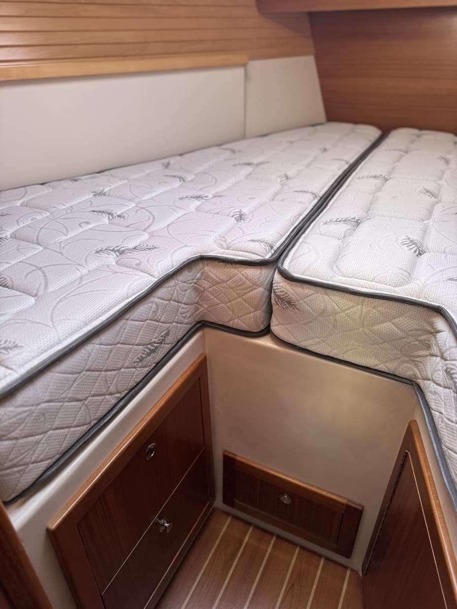 2019 Catalina 315 - Photo 23