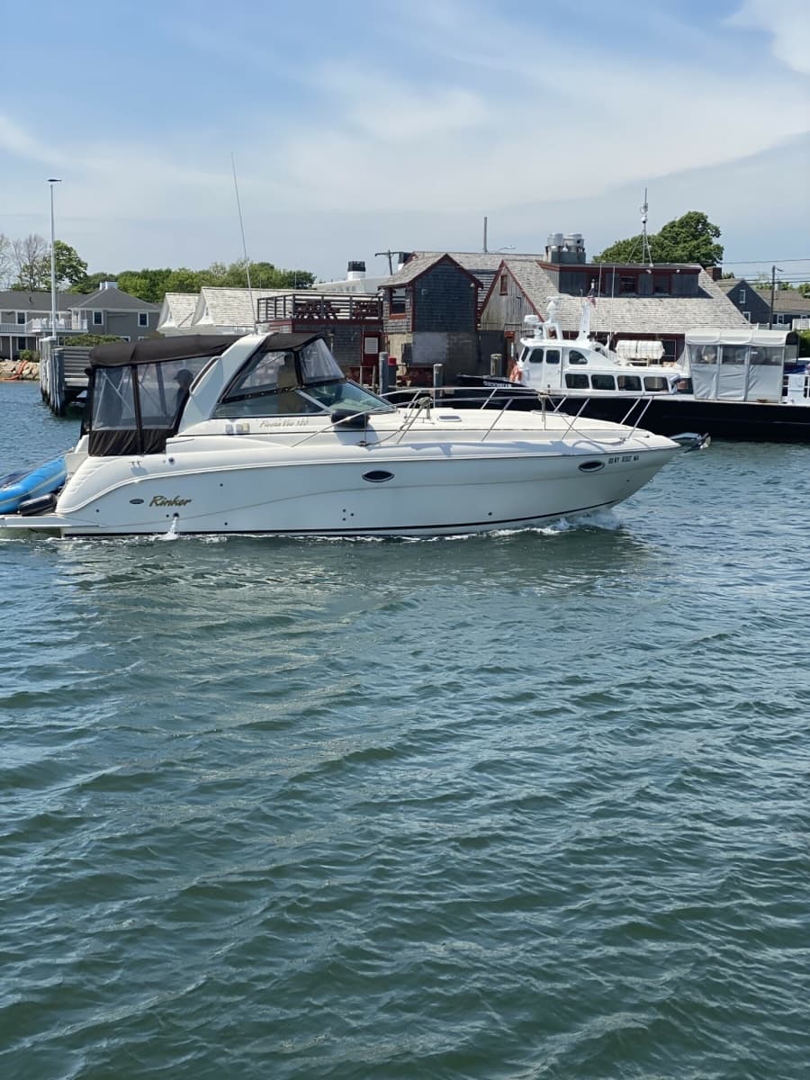 2005 Rinker Fiesta Vee 32