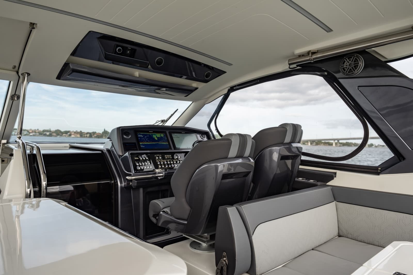 2023 Galeon 