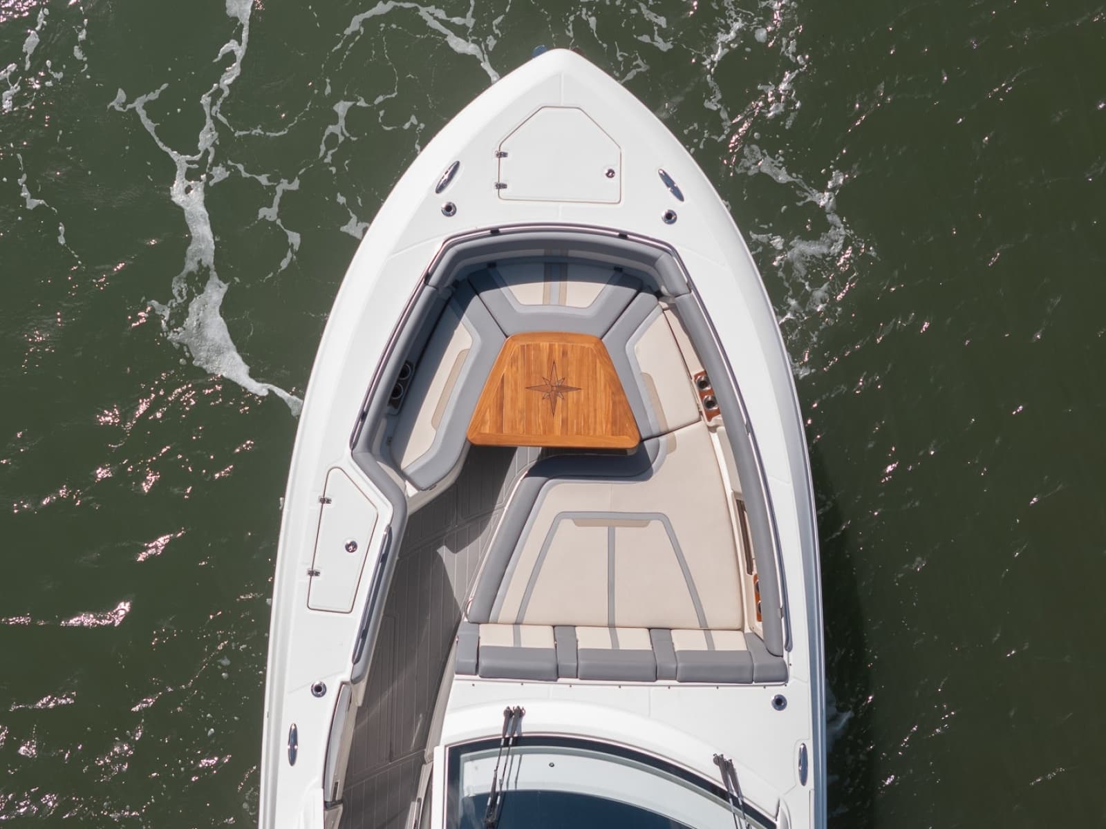 Boston Whaler 380 Realm -