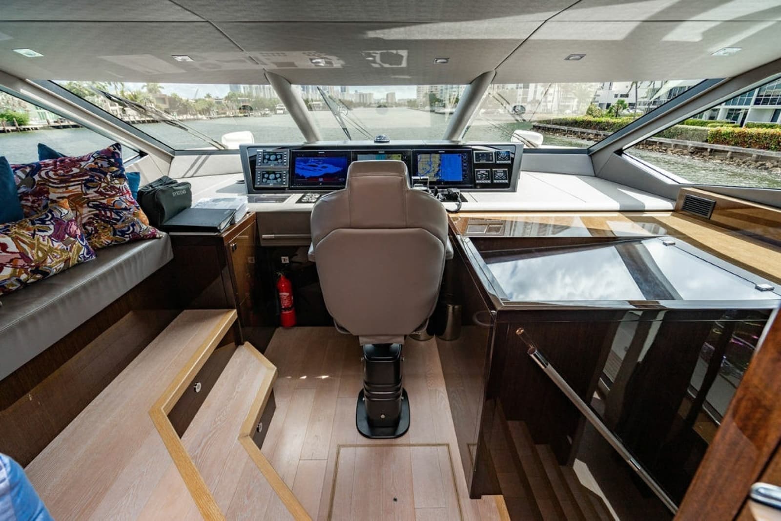 2019 Sunseeker 95 Motor Yacht - Photo 82