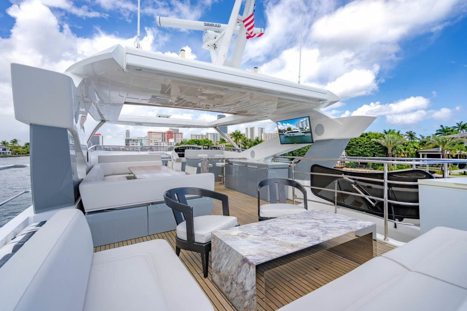 2019 Sunseeker 95 Motor Yacht - Photo 22