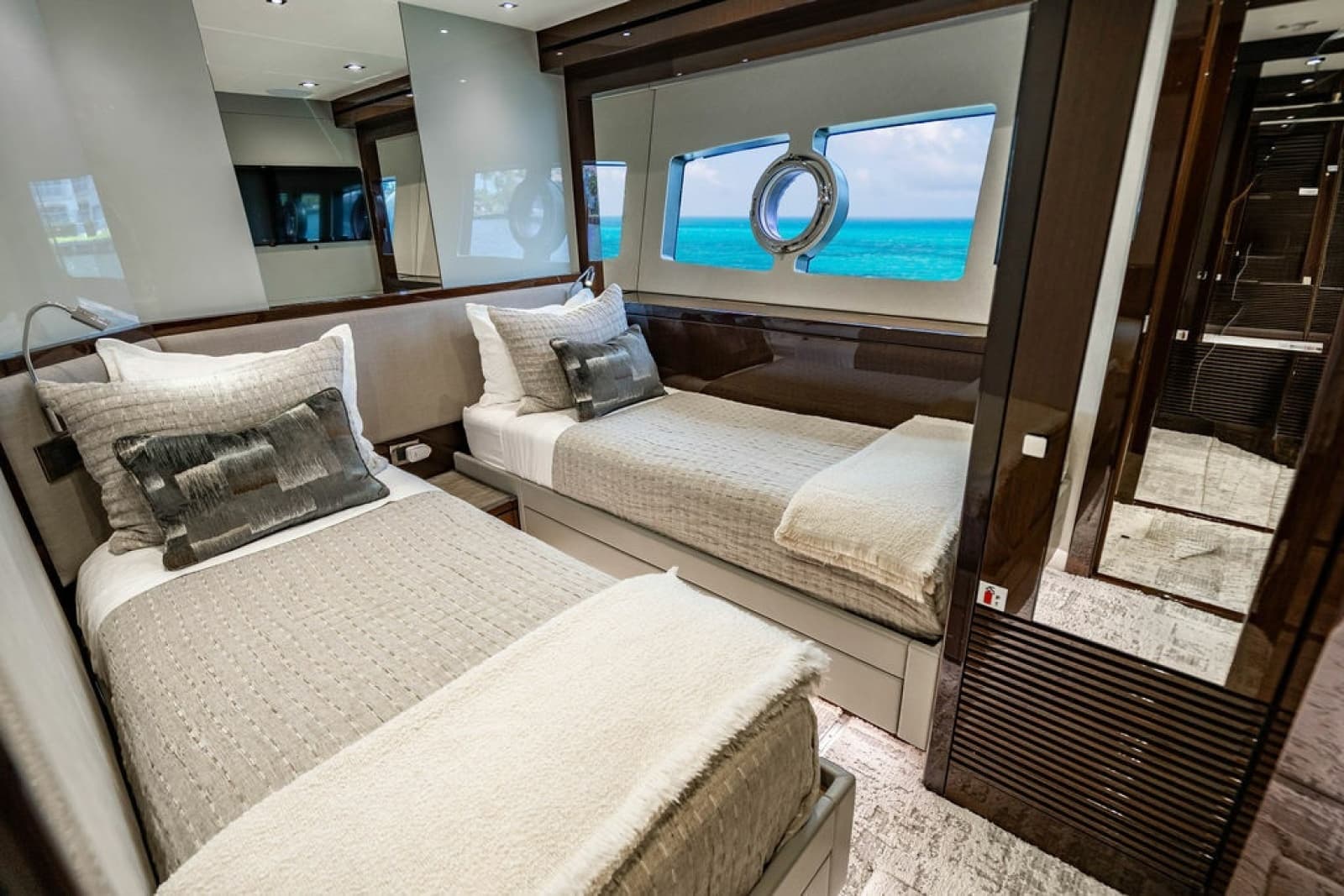 2019 Sunseeker 95 Motor Yacht - Photo 74