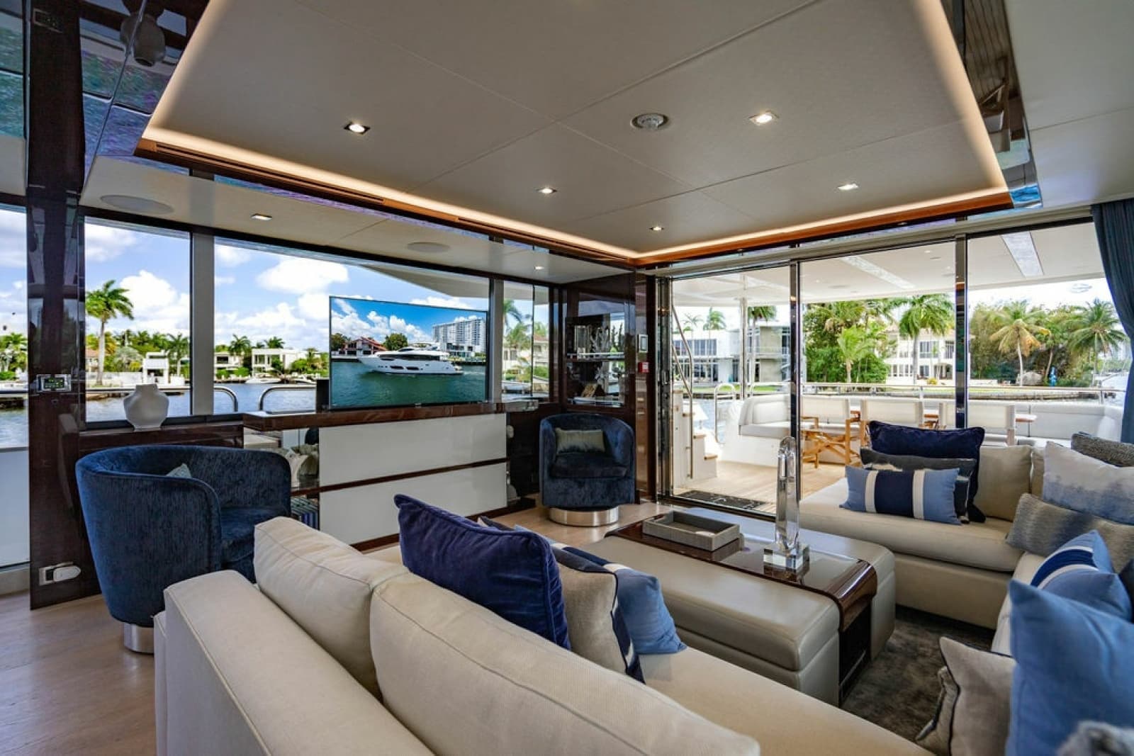 2019 Sunseeker 95 Motor Yacht - Photo 50