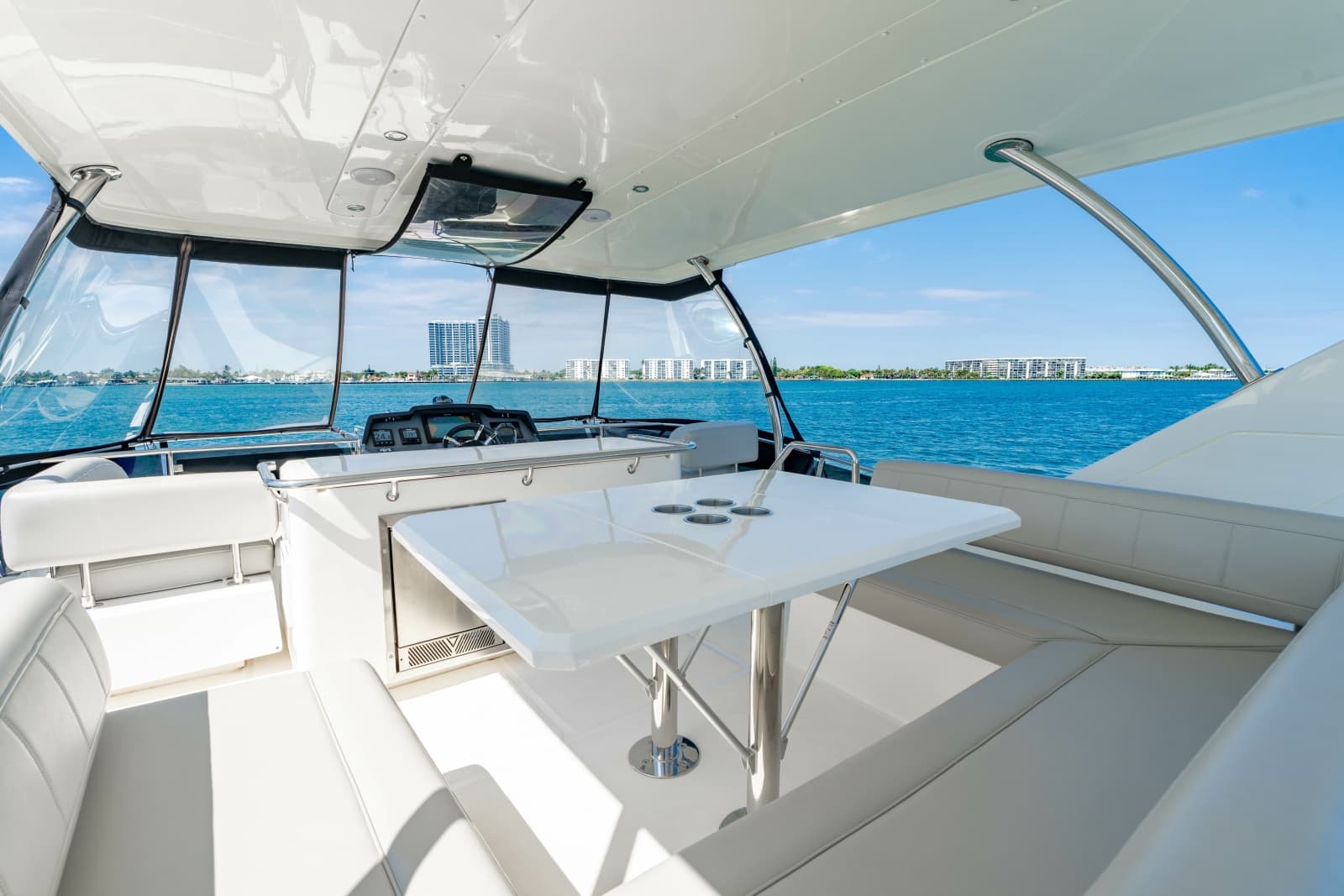 2024 Aquila 44 Yacht