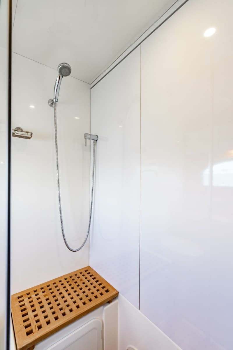 2024 Aquila 44 Yacht