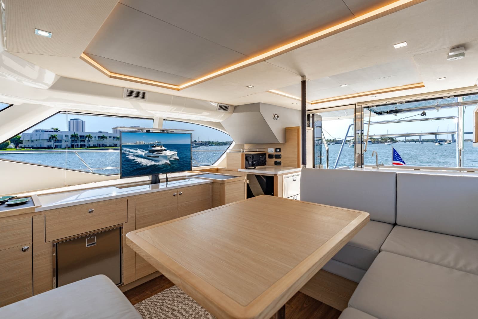 2024 Aquila 44 Yacht