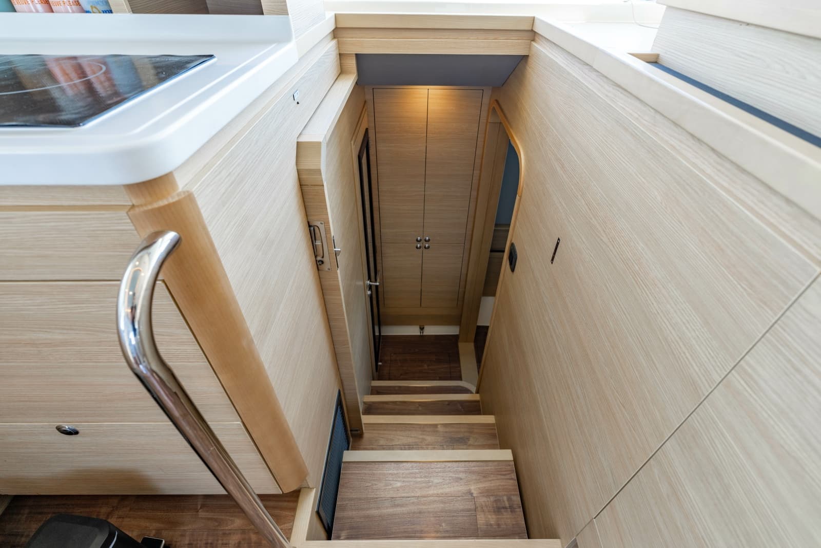 2024 Aquila 44 Yacht