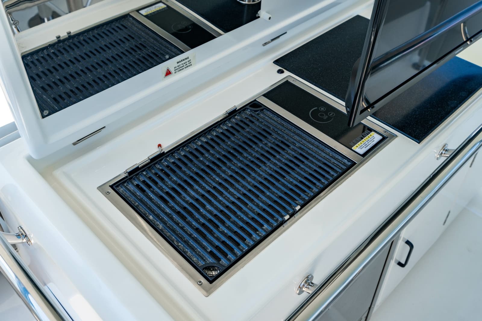 2024 Aquila 44 Yacht