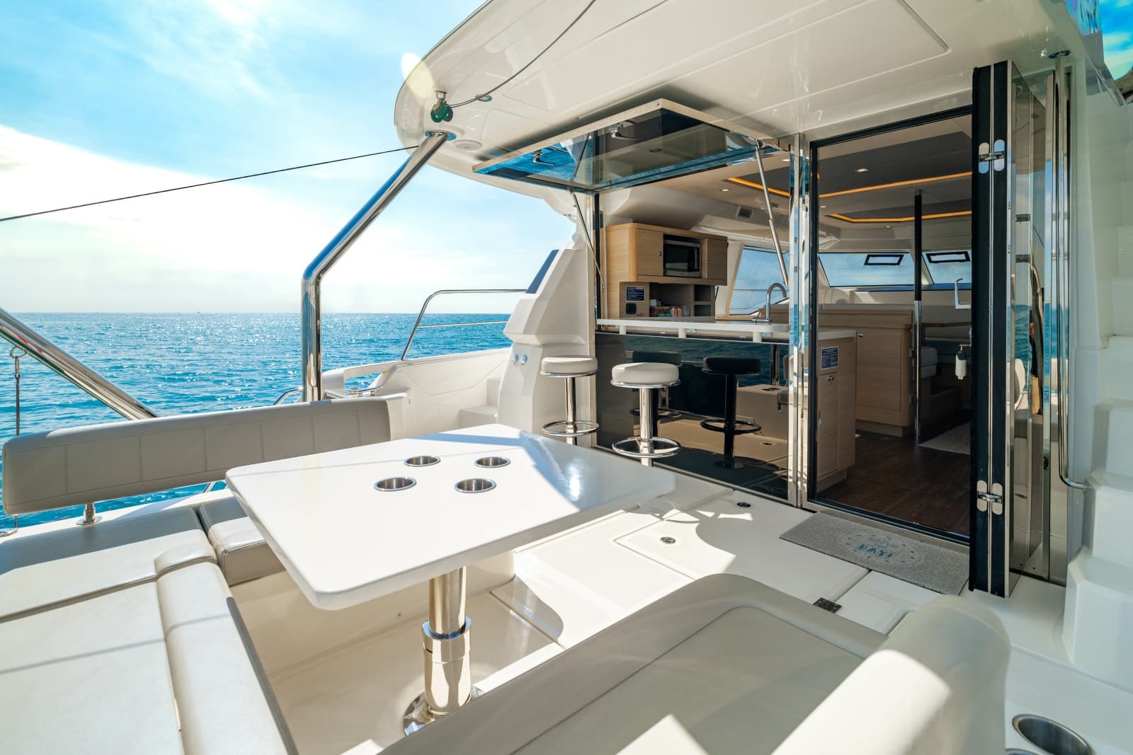 2024 Aquila 44 Yacht