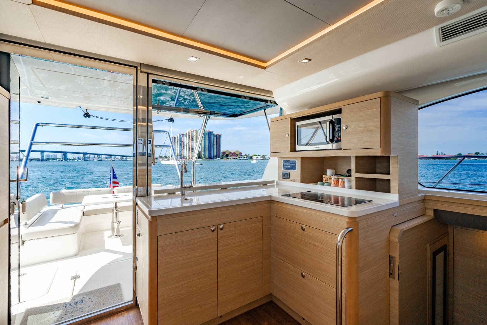 2024 Aquila 44 Yacht