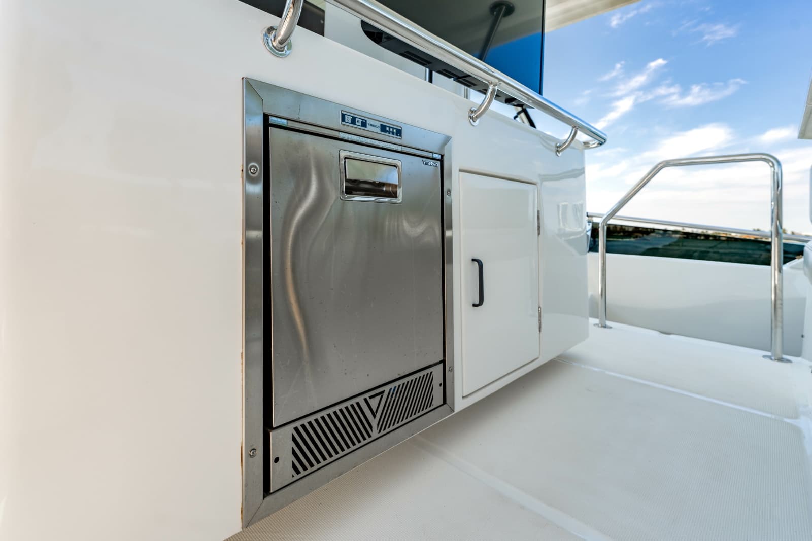 2024 Aquila 44 Yacht