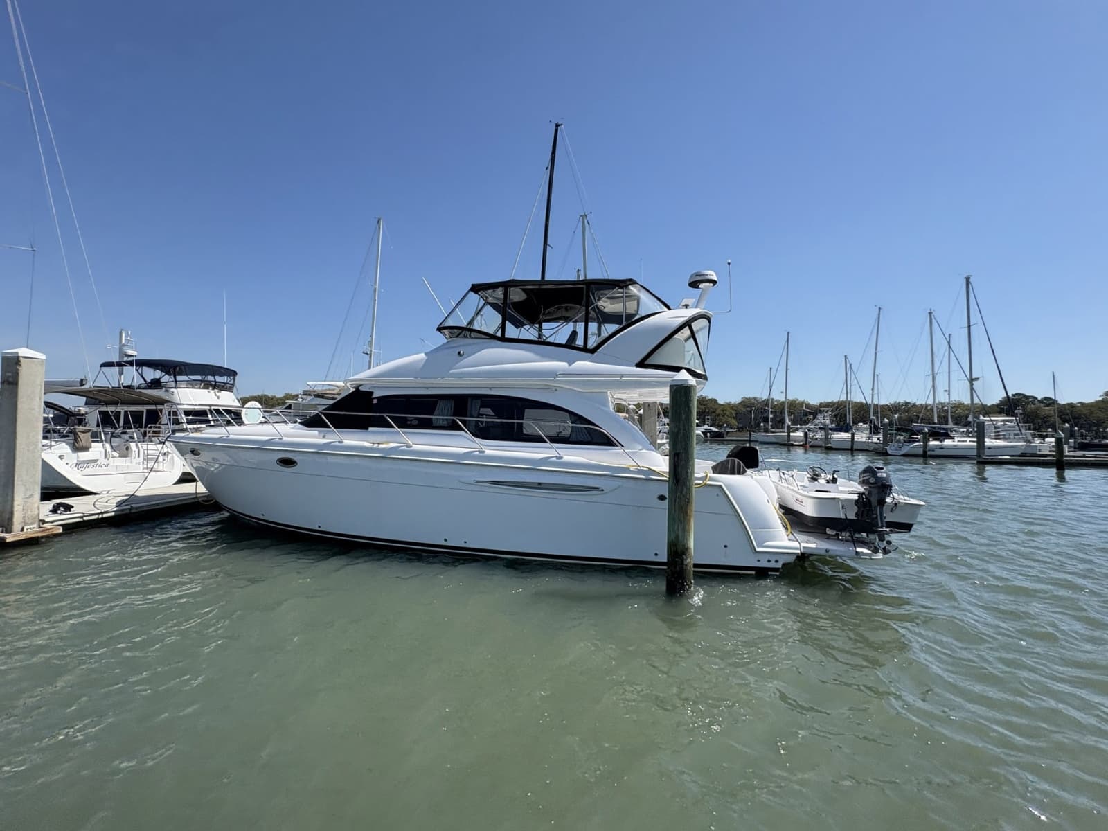 2005 Meridian 411 Sedan