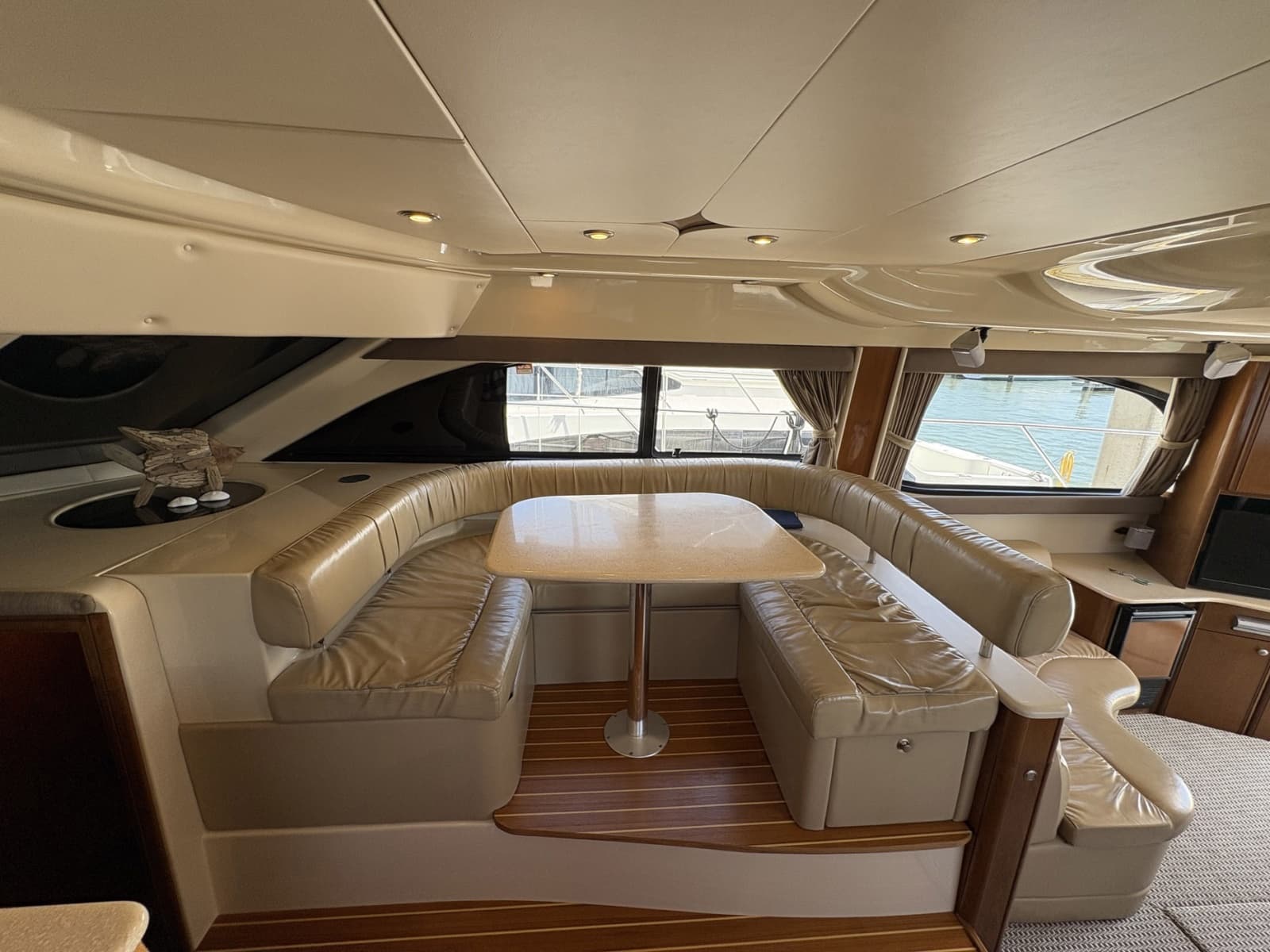 2005 Meridian 411 Sedan