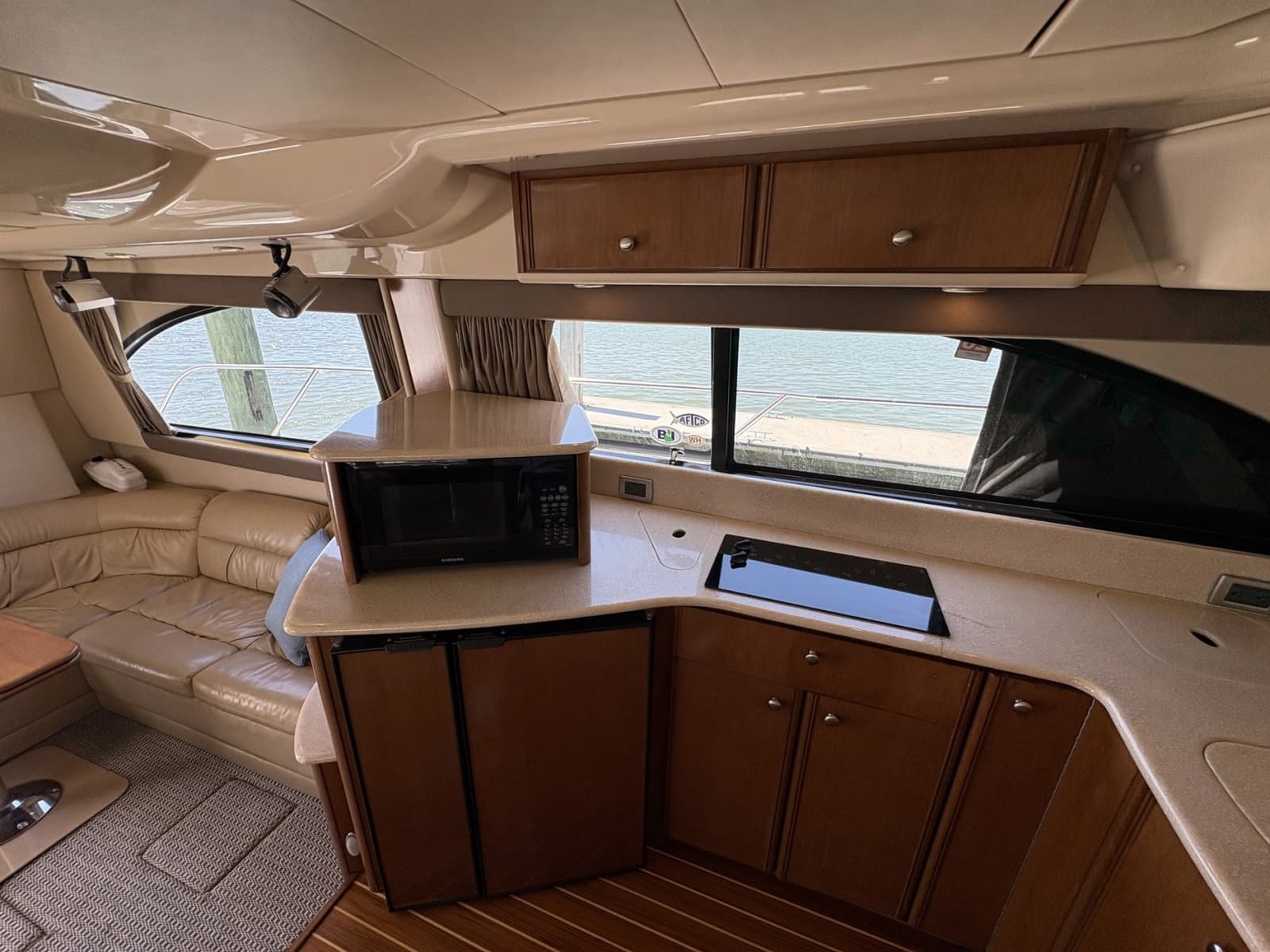 2005 Meridian 411 Sedan