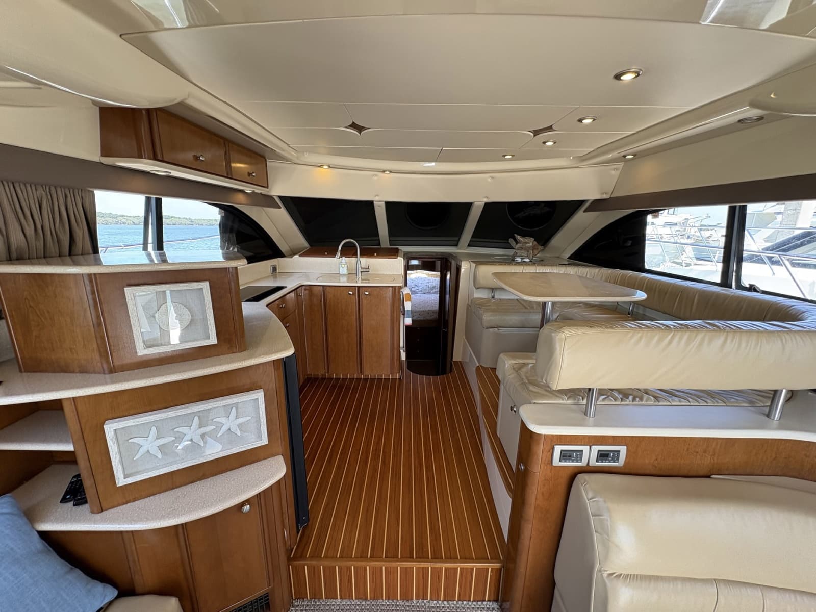 2005 Meridian 411 Sedan