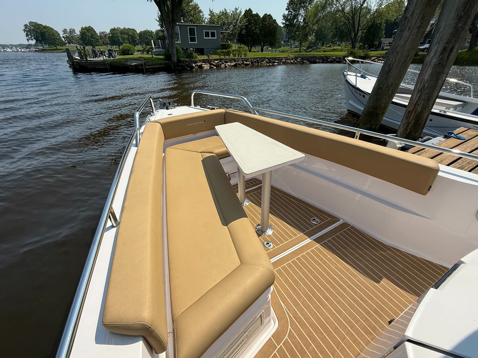 2021 Axopar 28 Cabin