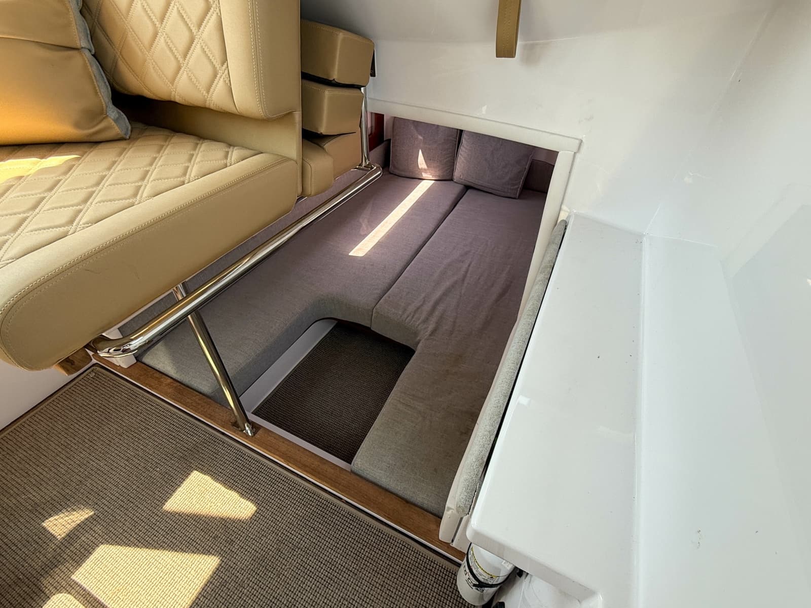 2021 Axopar 28 Cabin