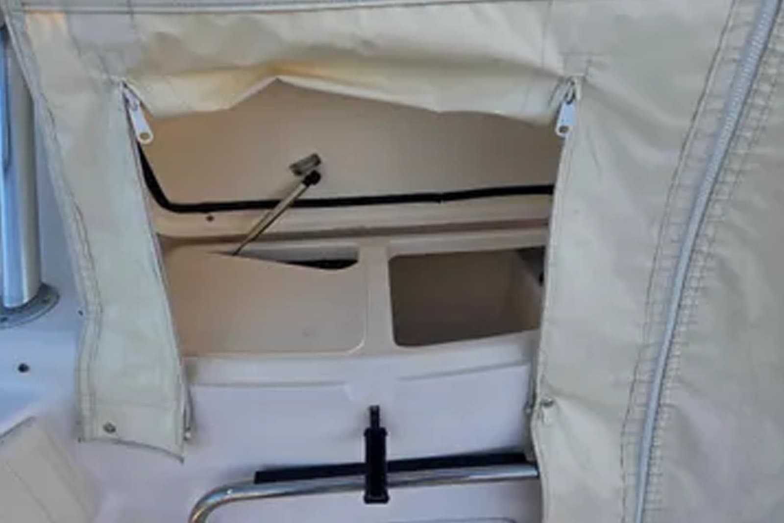 2004 Grady-White Express 330