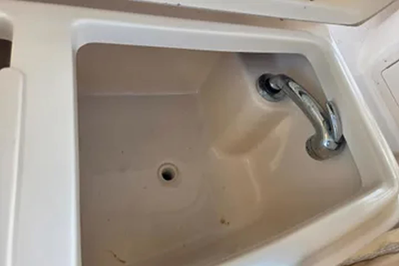 2004 Grady-White Express 330