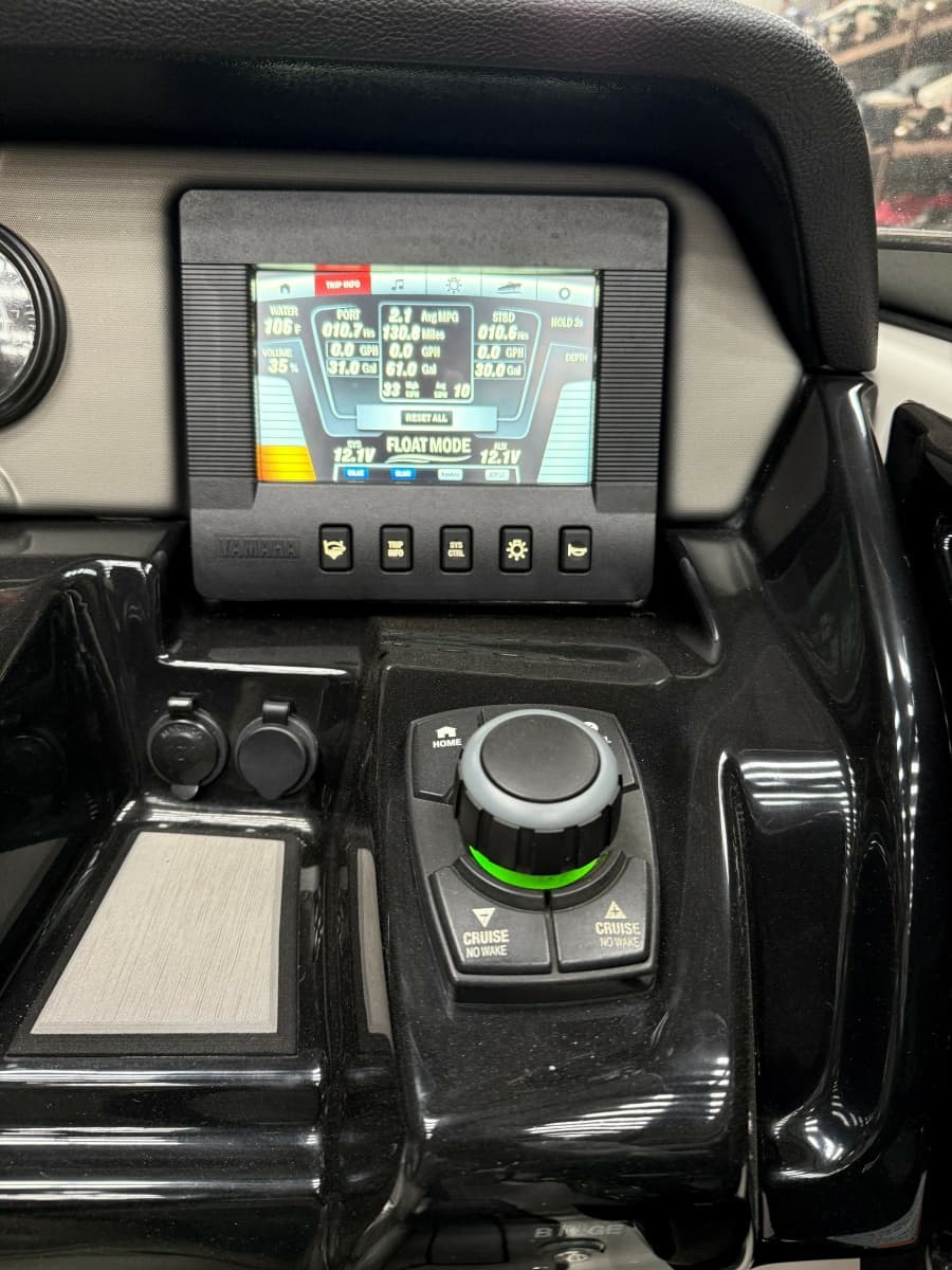 2018 Yamaha Boats 212 Limited S