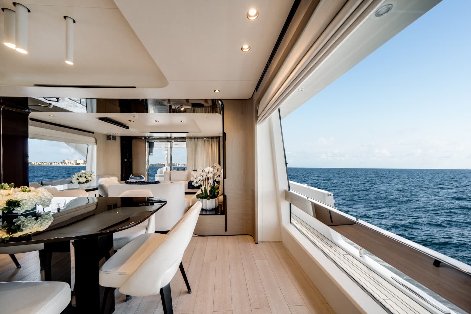 2020 Azimut GRANDE 27M - Photo 18