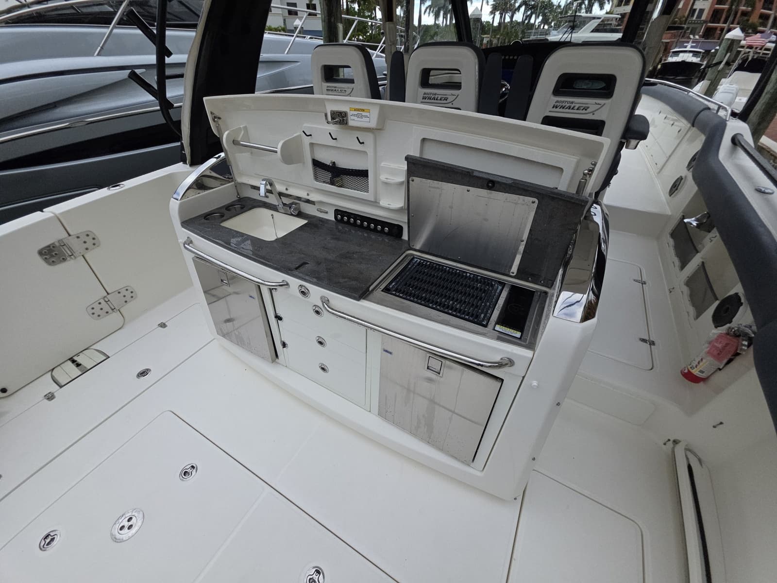 2021 Boston Whaler 420 Outrage - Photo 65