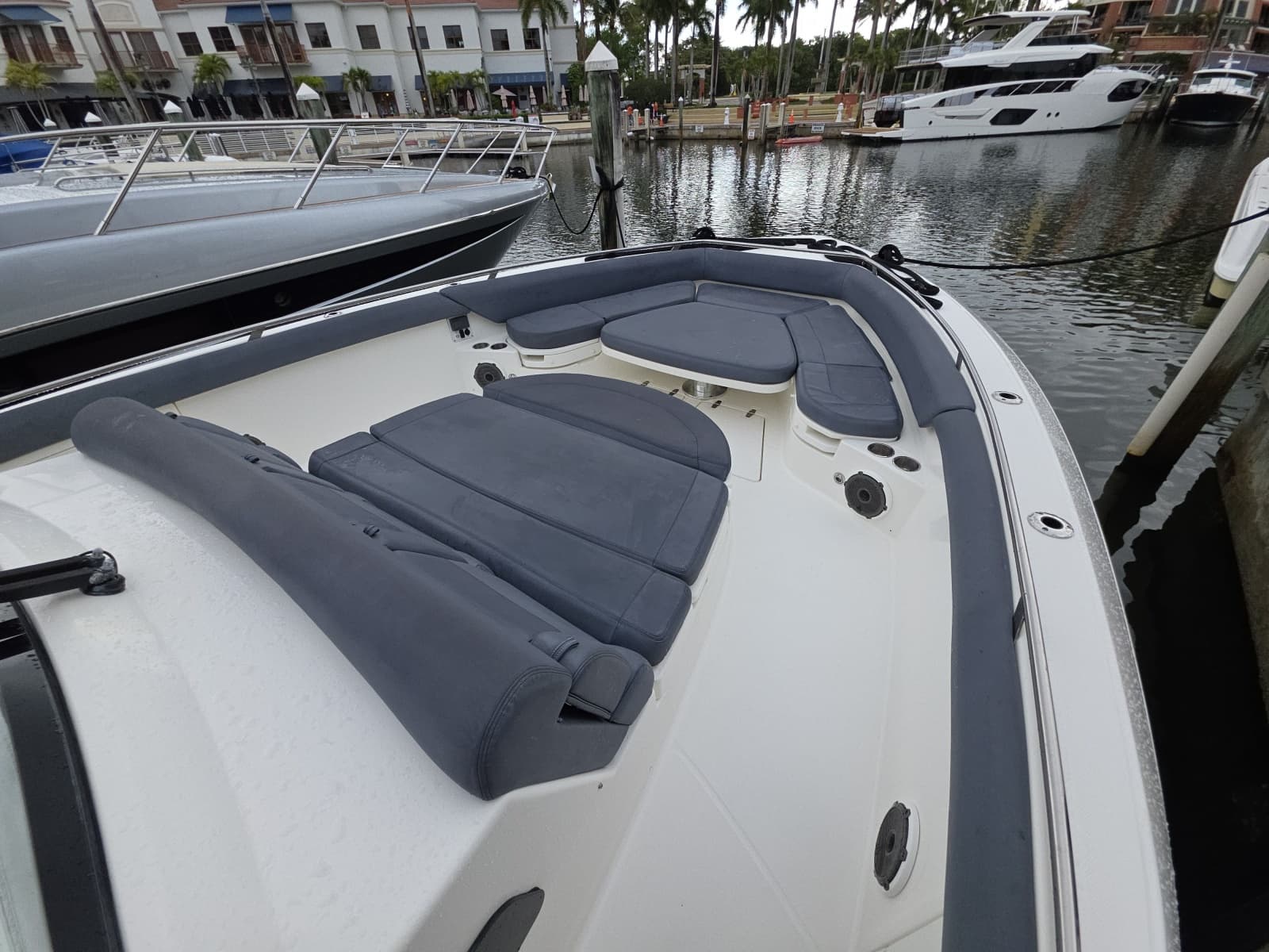 2021 Boston Whaler 420 Outrage - Photo 37