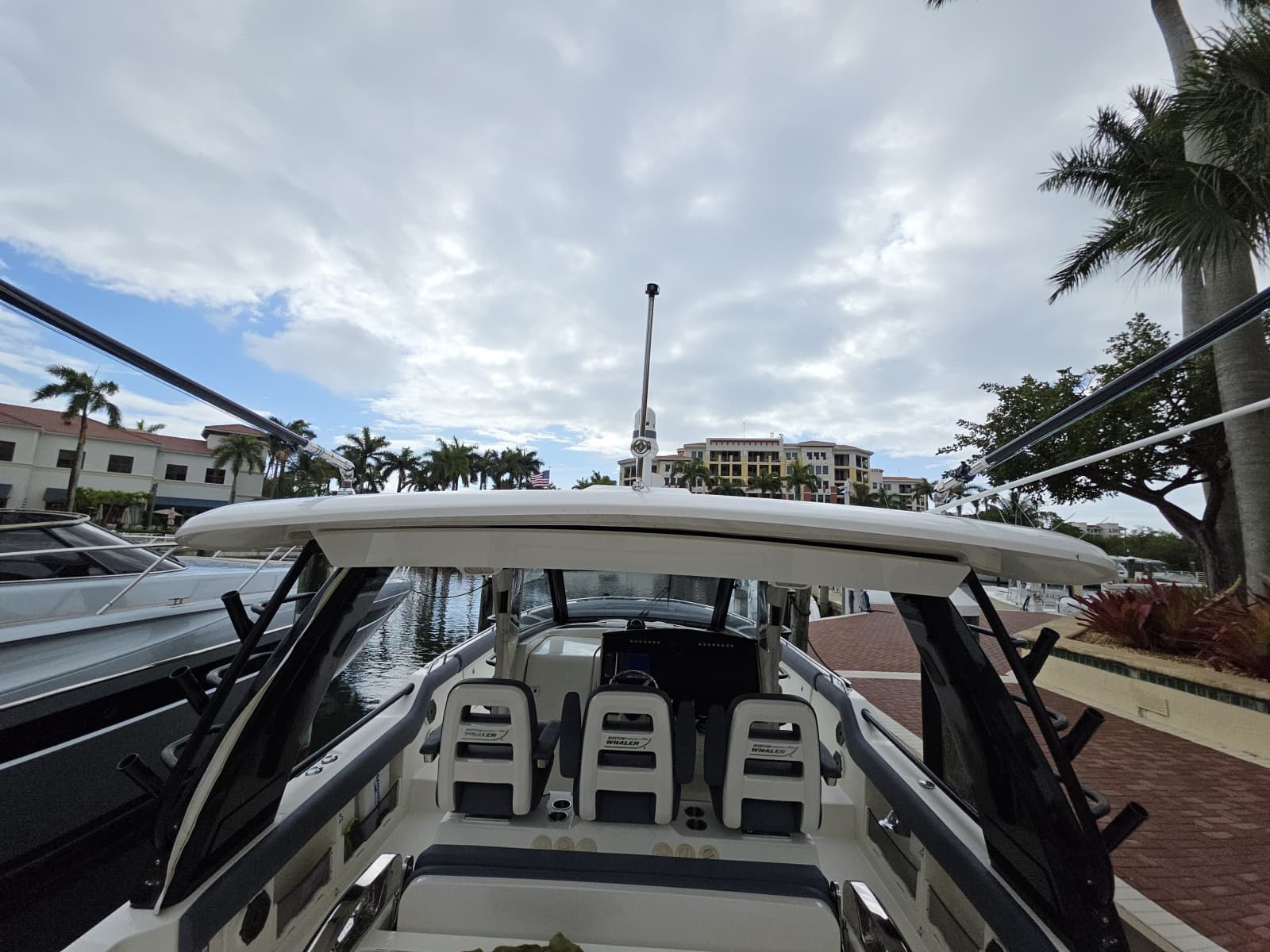 2021 Boston Whaler 420 Outrage - Photo 97