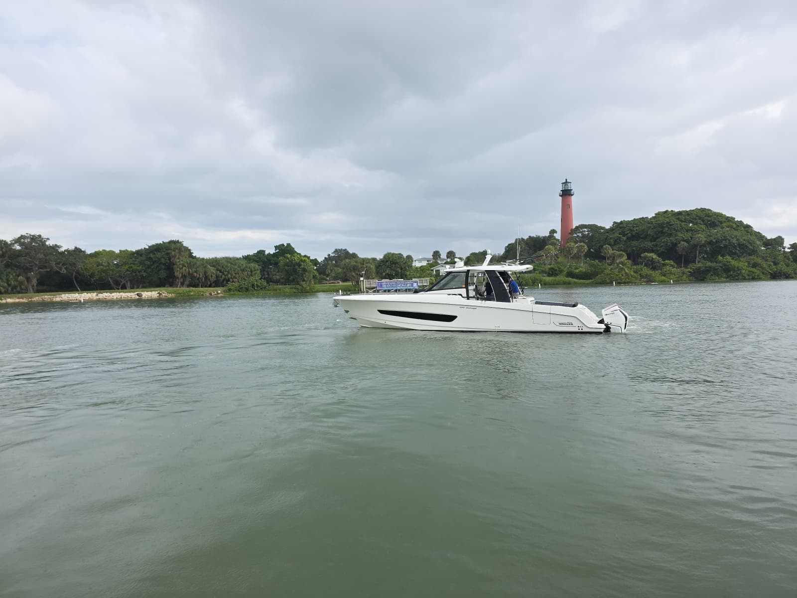 2021 Boston Whaler 420 Outrage - Photo 5