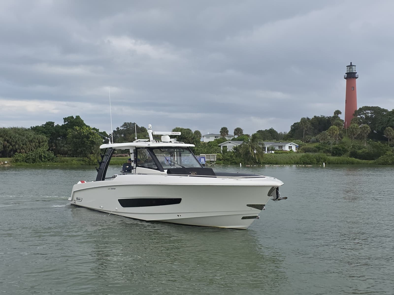 2021 Boston Whaler 420 Outrage - Photo 15