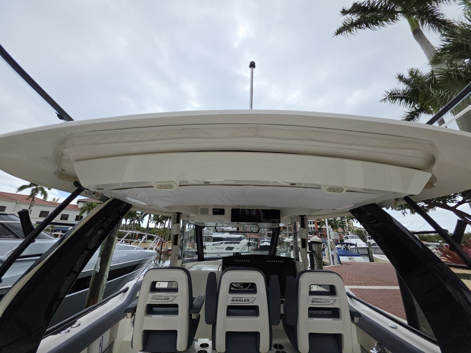 2021 Boston Whaler 420 Outrage - Photo 93