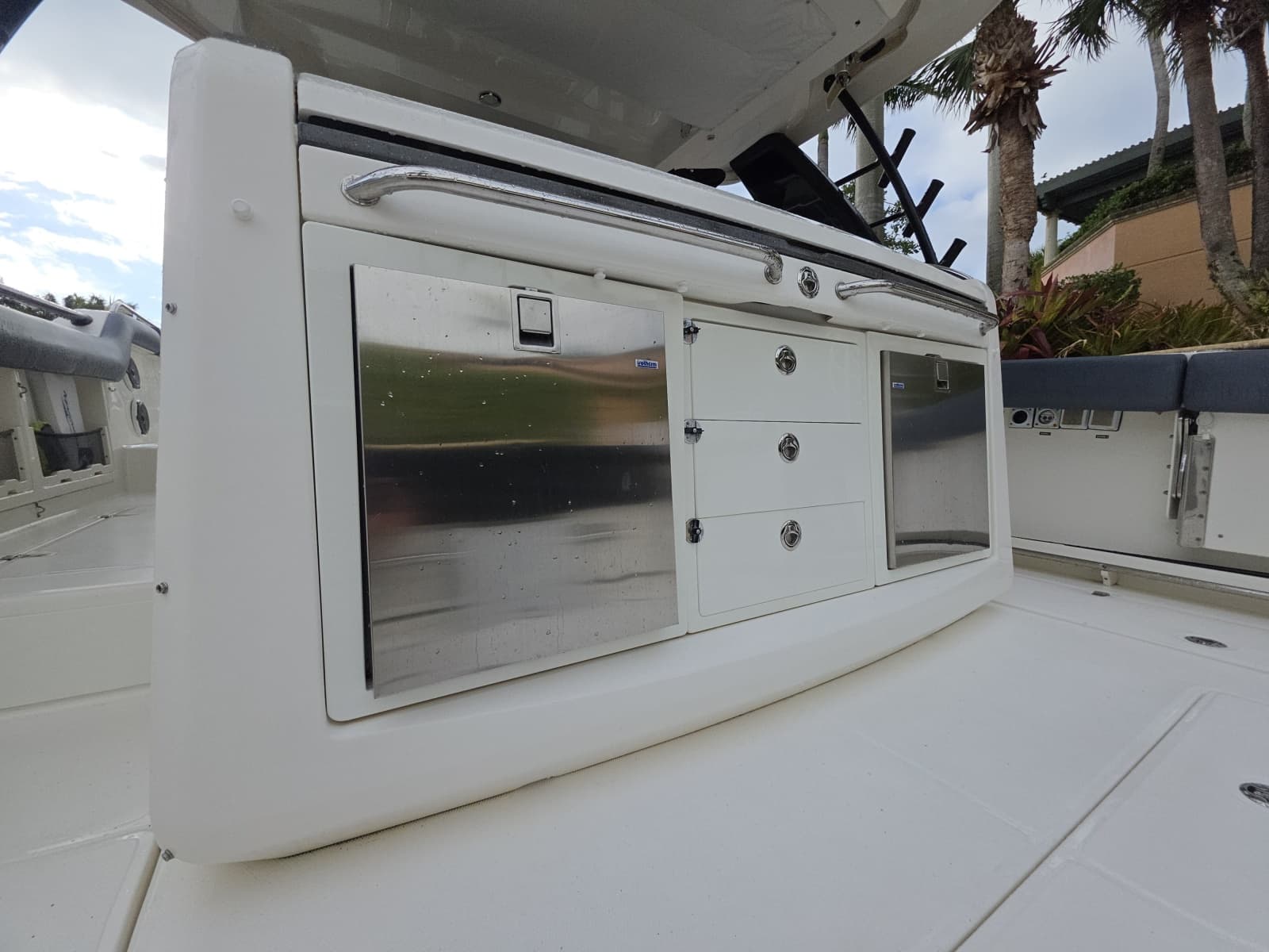 2021 Boston Whaler 420 Outrage - Photo 27