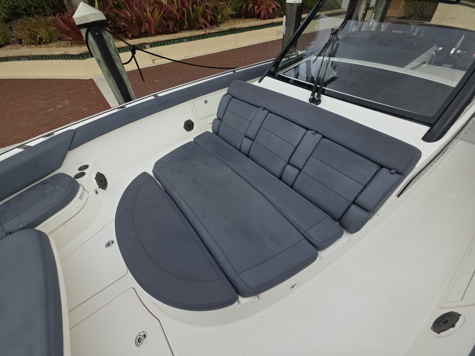 2021 Boston Whaler 420 Outrage - Photo 40