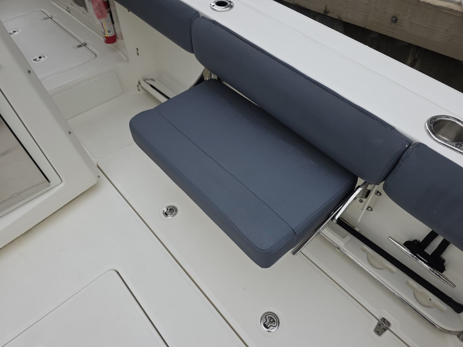 2021 Boston Whaler 420 Outrage - Photo 95