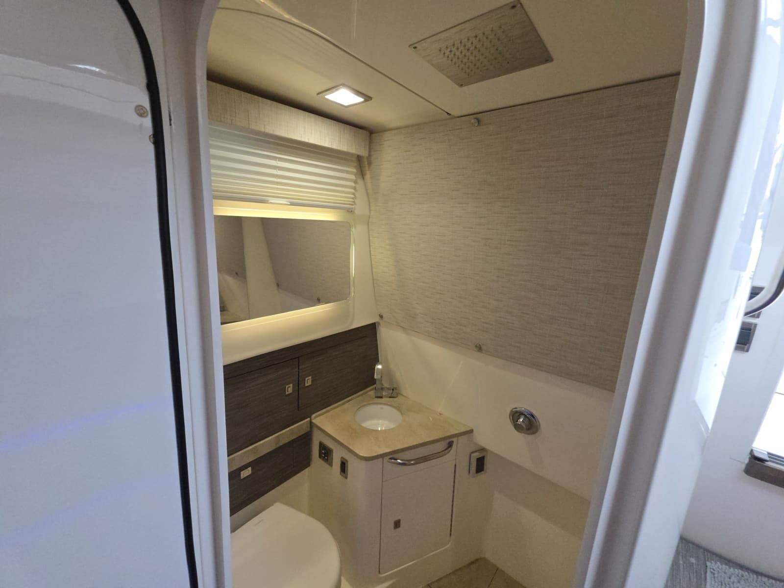2021 Boston Whaler 420 Outrage - Photo 72