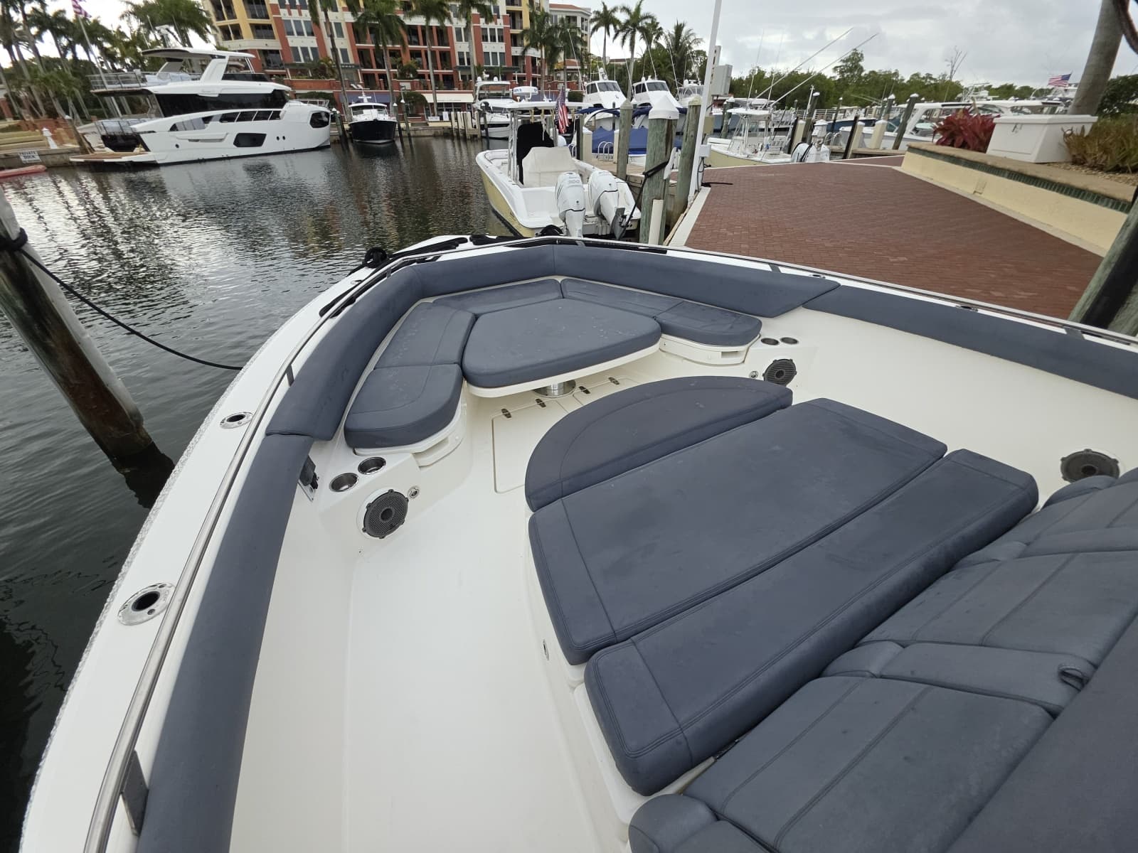 2021 Boston Whaler 420 Outrage - Photo 43
