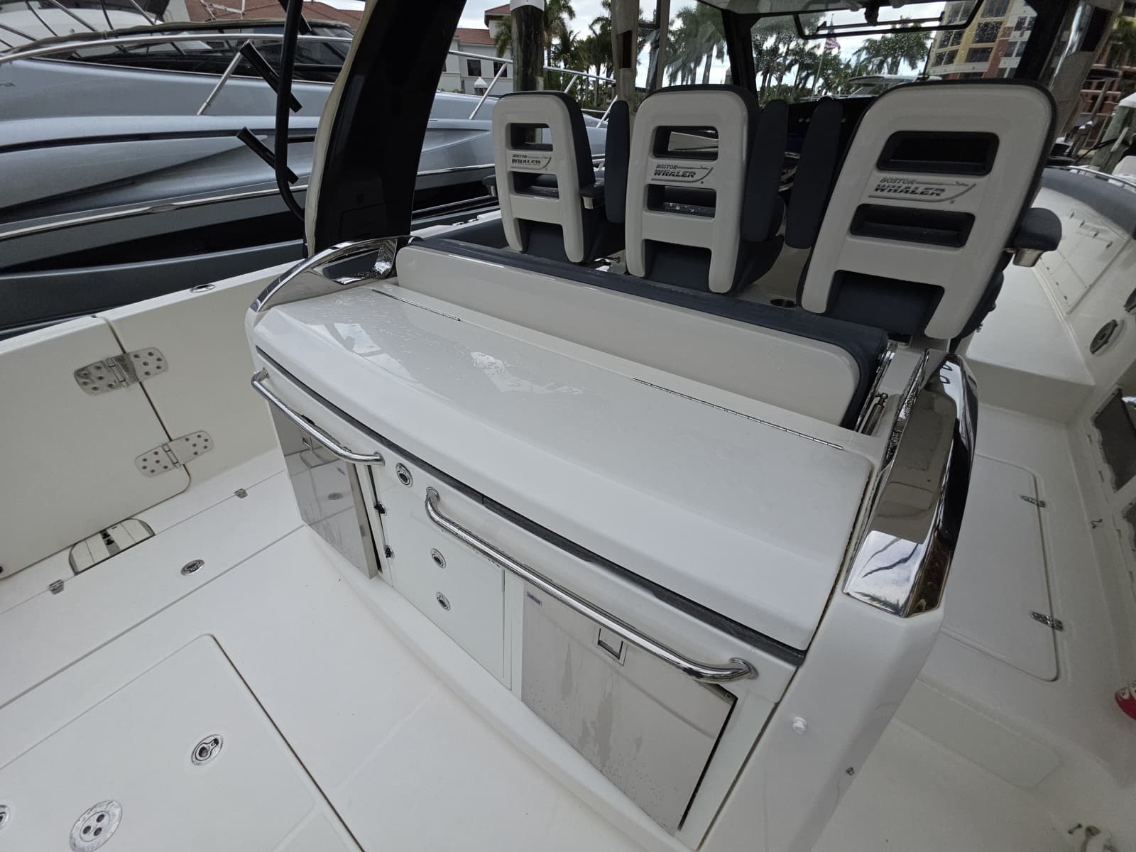 2021 Boston Whaler 420 Outrage - Photo 64