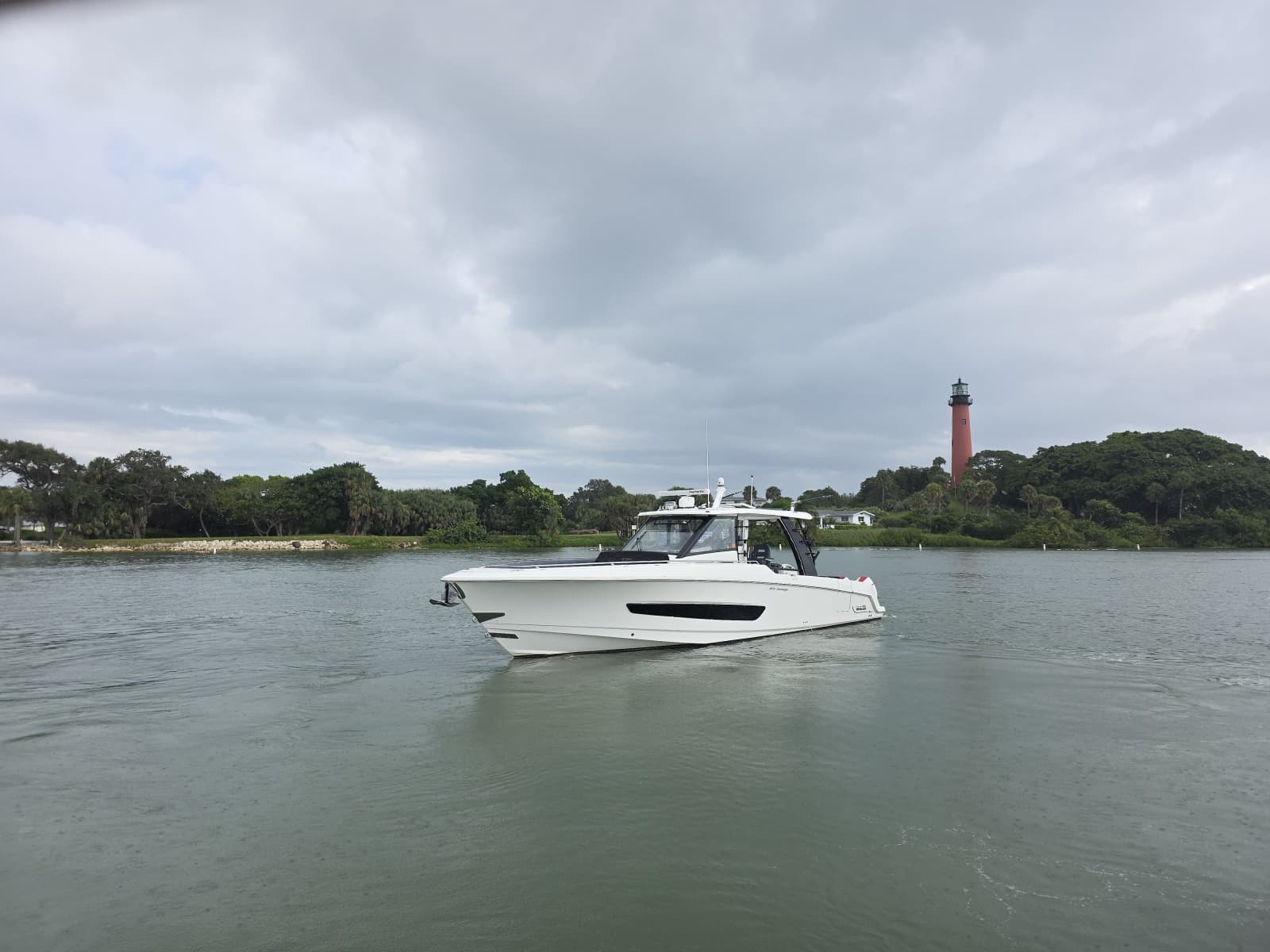 2021 Boston Whaler 420 Outrage - Photo 3